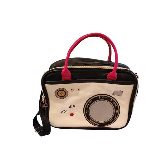 Betsey Johnson Paparazzi Lunch Tote Bag, Stylish Insulated Cooler, Chic & Fun - Picture 1 of 12